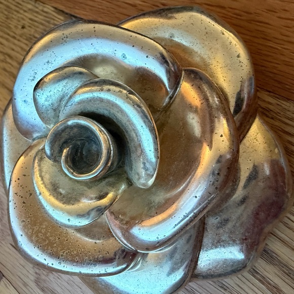 Silver Rose-Shaped Trinket Box - Picture 4 of 7